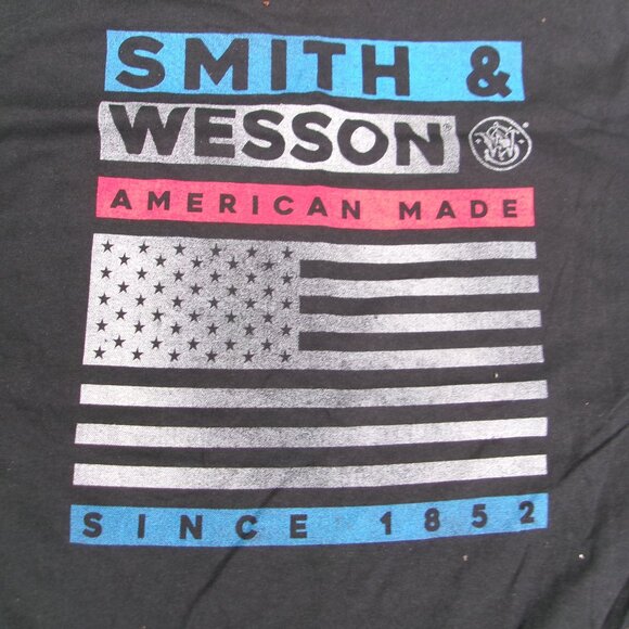 Smith & Wesson American Made Guns Ammunition USA Flag Black Men's XL S/S T-Shirt - Picture 1 of 8
